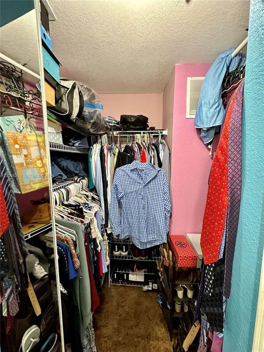 For Rent: $3,000 (3 beds, 2 baths, 1385 Square Feet)