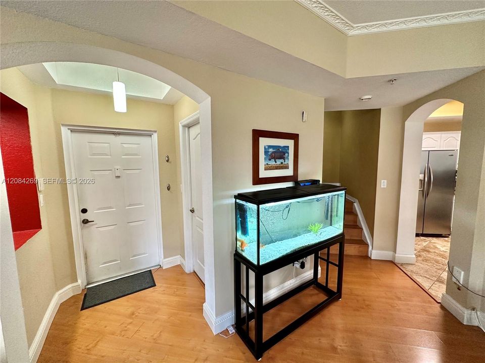 For Rent: $3,000 (3 beds, 2 baths, 1385 Square Feet)