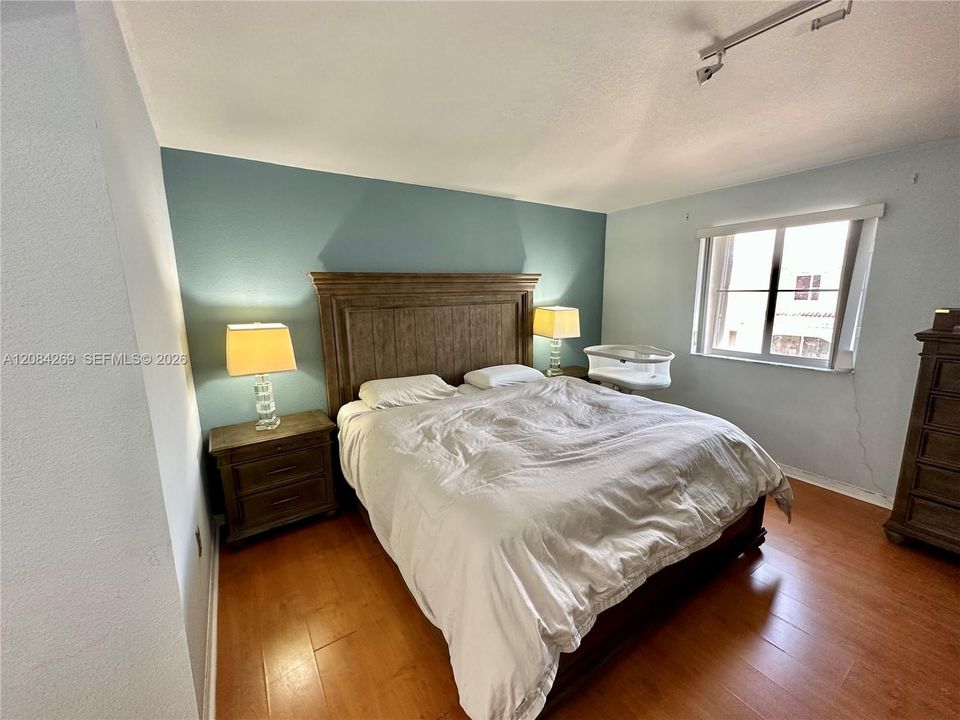 For Rent: $3,000 (3 beds, 2 baths, 1385 Square Feet)