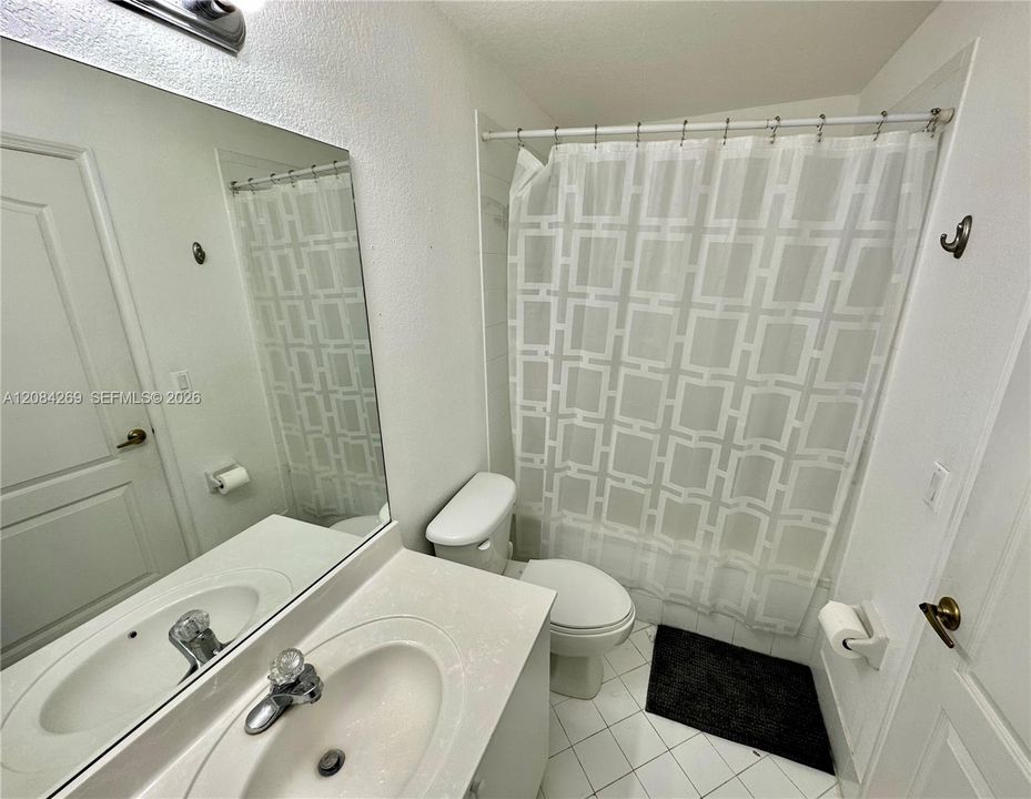 For Rent: $3,000 (3 beds, 2 baths, 1385 Square Feet)