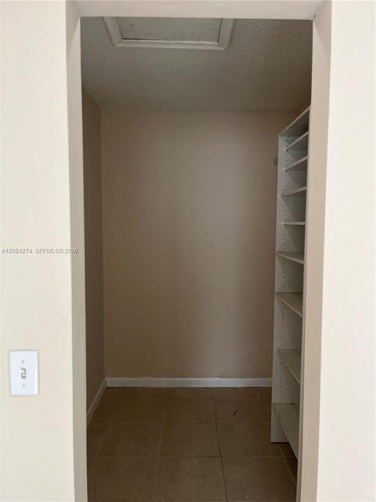 For Rent: $2,250 (2 beds, 2 baths, 11371 Square Feet)