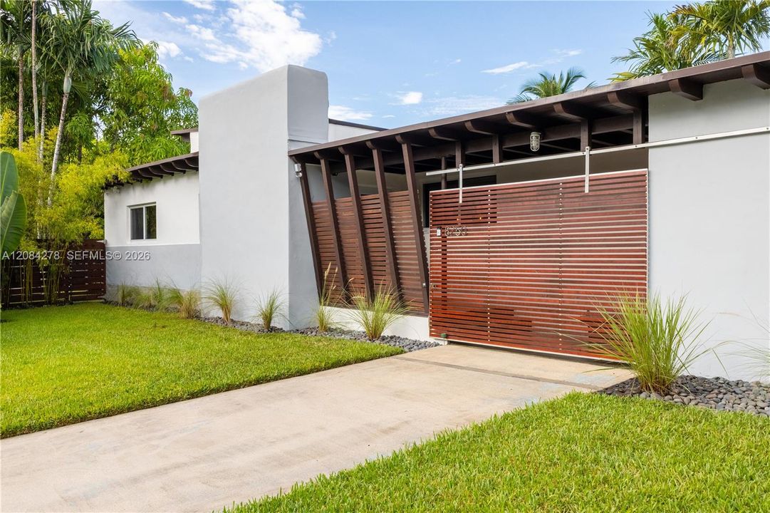 For Rent: $6,800 (3 beds, 2 baths, 1442 Square Feet)