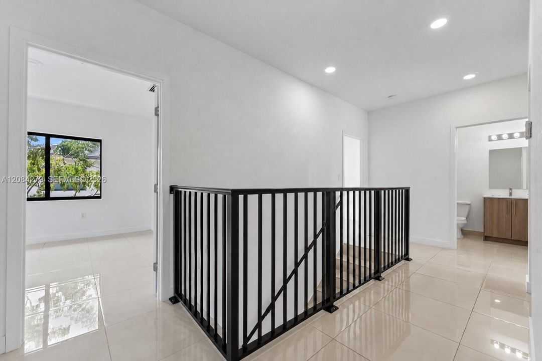На продажу: $477,000 (5 спален, 4 ванн, 1902 Квадратных фут)