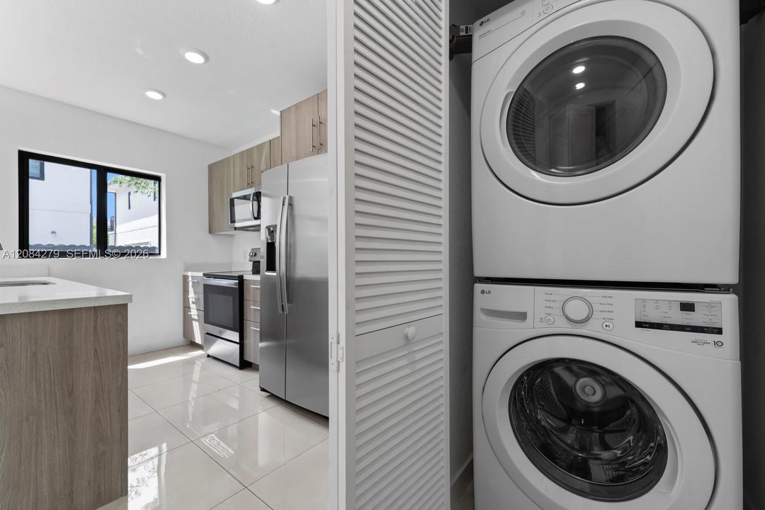 На продажу: $477,000 (5 спален, 4 ванн, 1902 Квадратных фут)