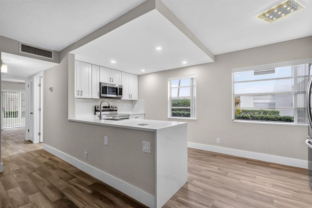 OPEN KITCHEN