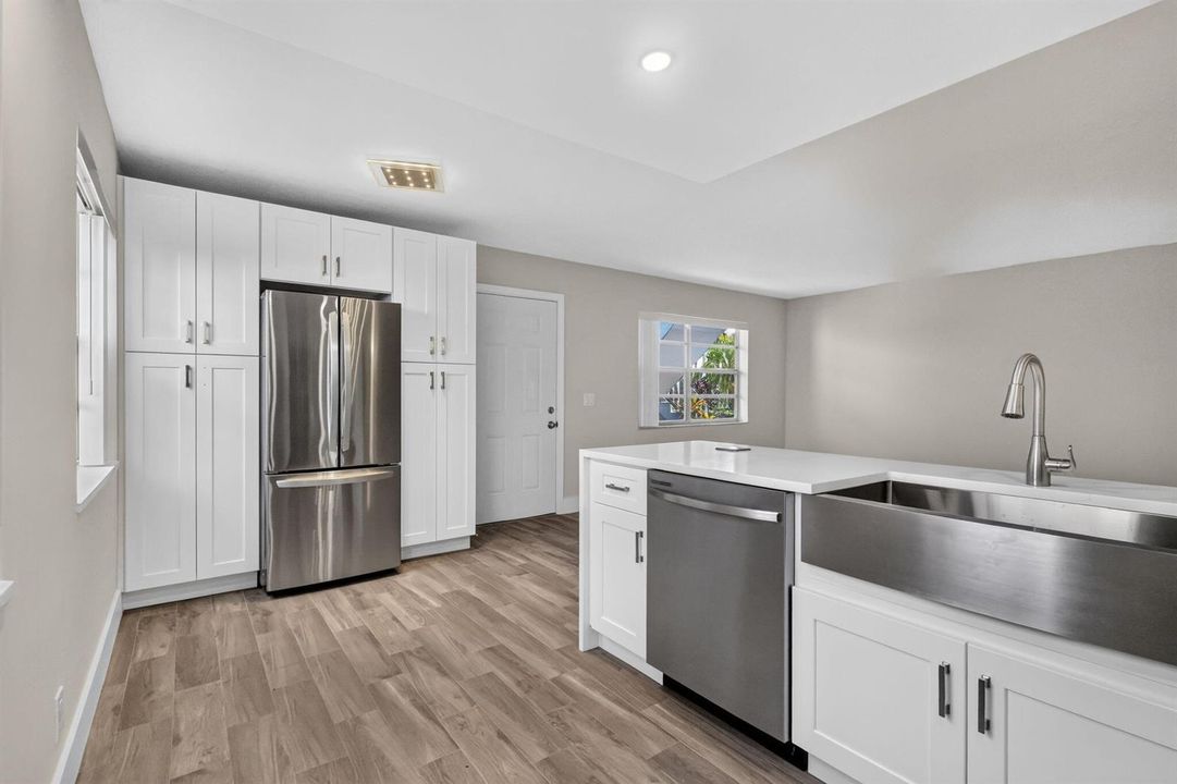 OPEN KITCHEN