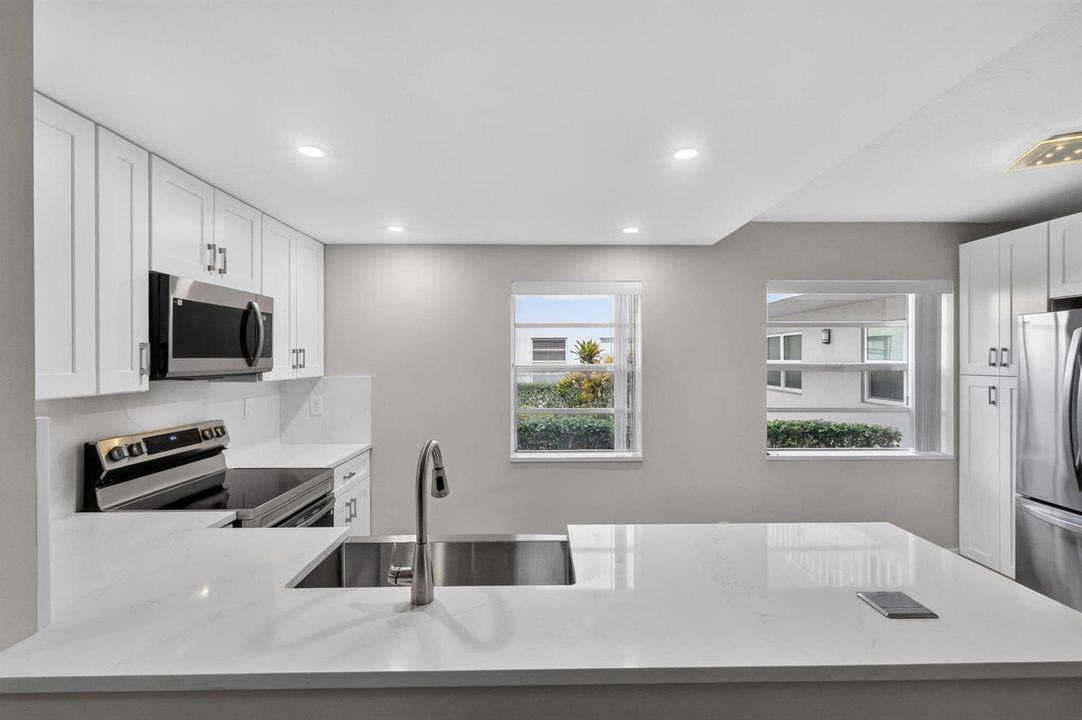 OPEN KITCHEN