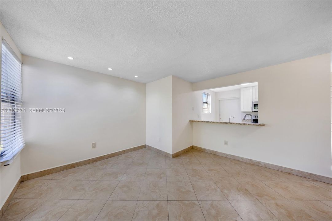 For Rent: $2,500 (2 beds, 2 baths, 1310 Square Feet)