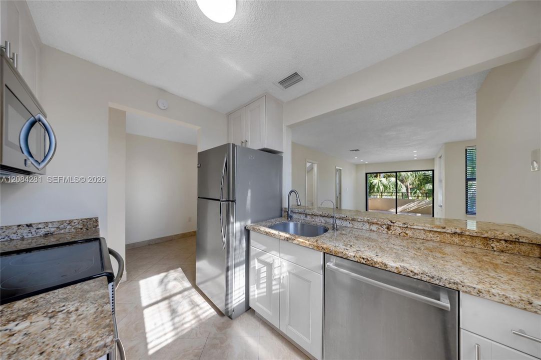 For Rent: $2,500 (2 beds, 2 baths, 1310 Square Feet)