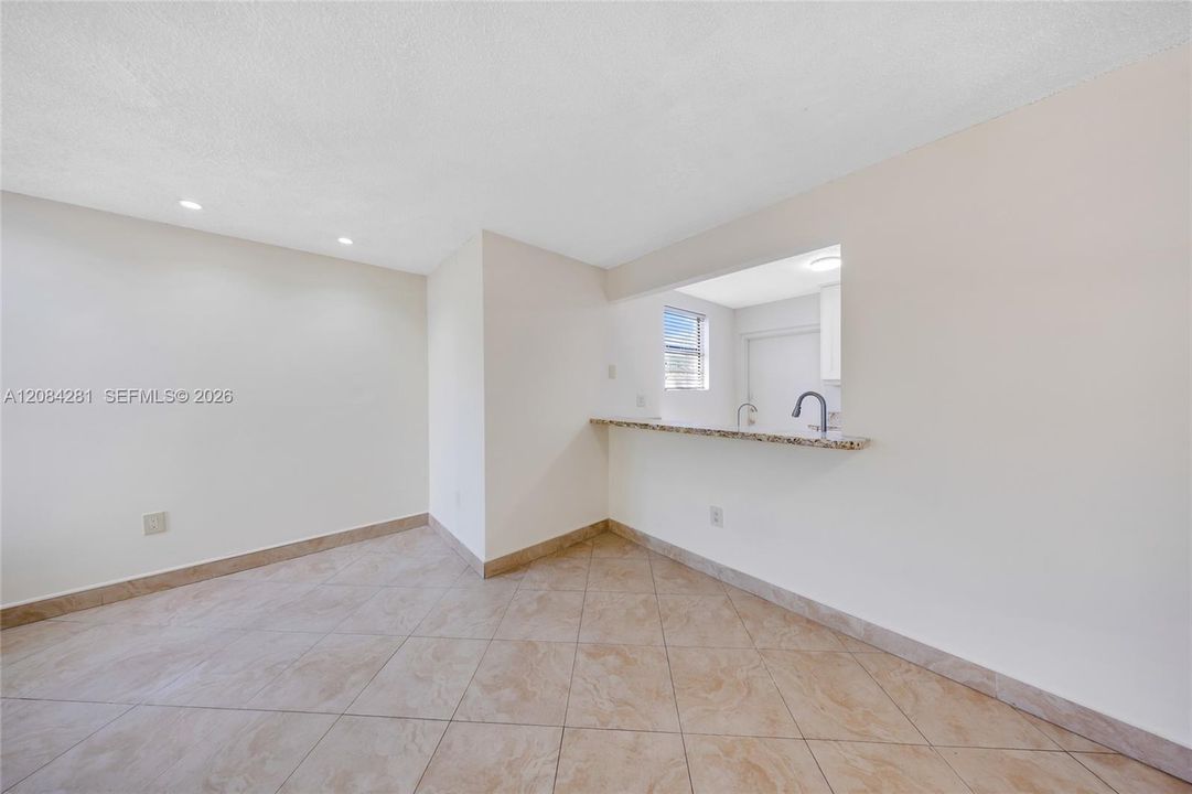 For Rent: $2,500 (2 beds, 2 baths, 1310 Square Feet)