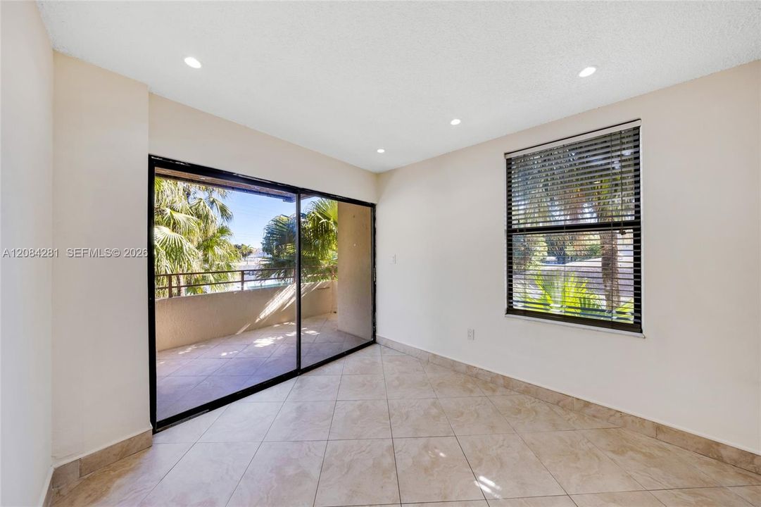 For Rent: $2,500 (2 beds, 2 baths, 1310 Square Feet)