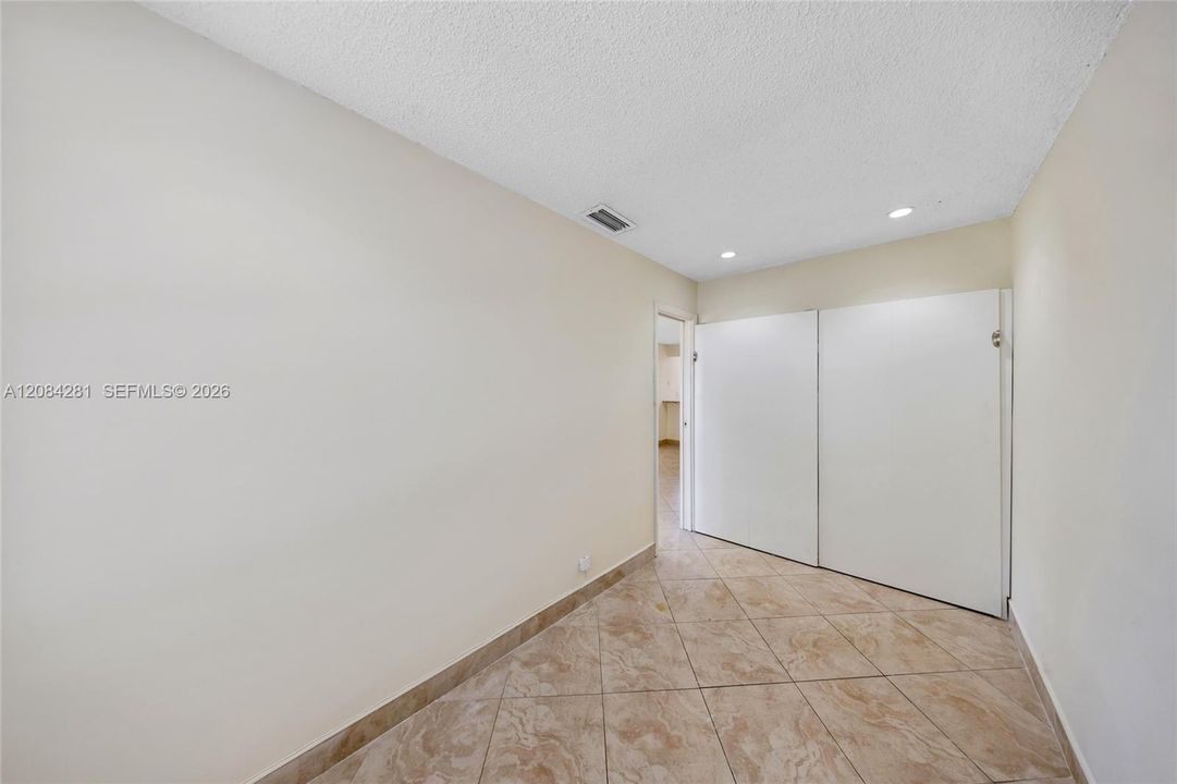 For Rent: $2,500 (2 beds, 2 baths, 1310 Square Feet)
