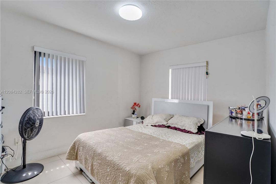 En Venta: $494,900 (3 camas, 2 baños, 1355 Pies cuadrados)
