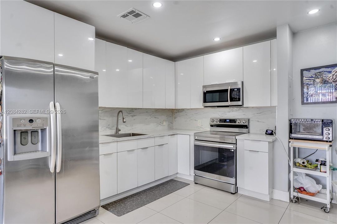 En Venta: $494,900 (3 camas, 2 baños, 1355 Pies cuadrados)