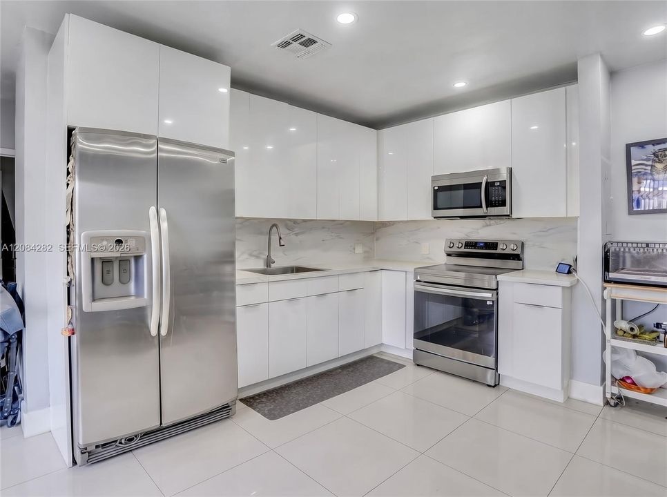 En Venta: $494,900 (3 camas, 2 baños, 1355 Pies cuadrados)