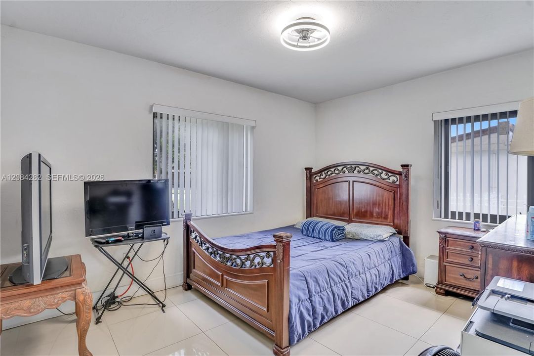 En Venta: $494,900 (3 camas, 2 baños, 1355 Pies cuadrados)