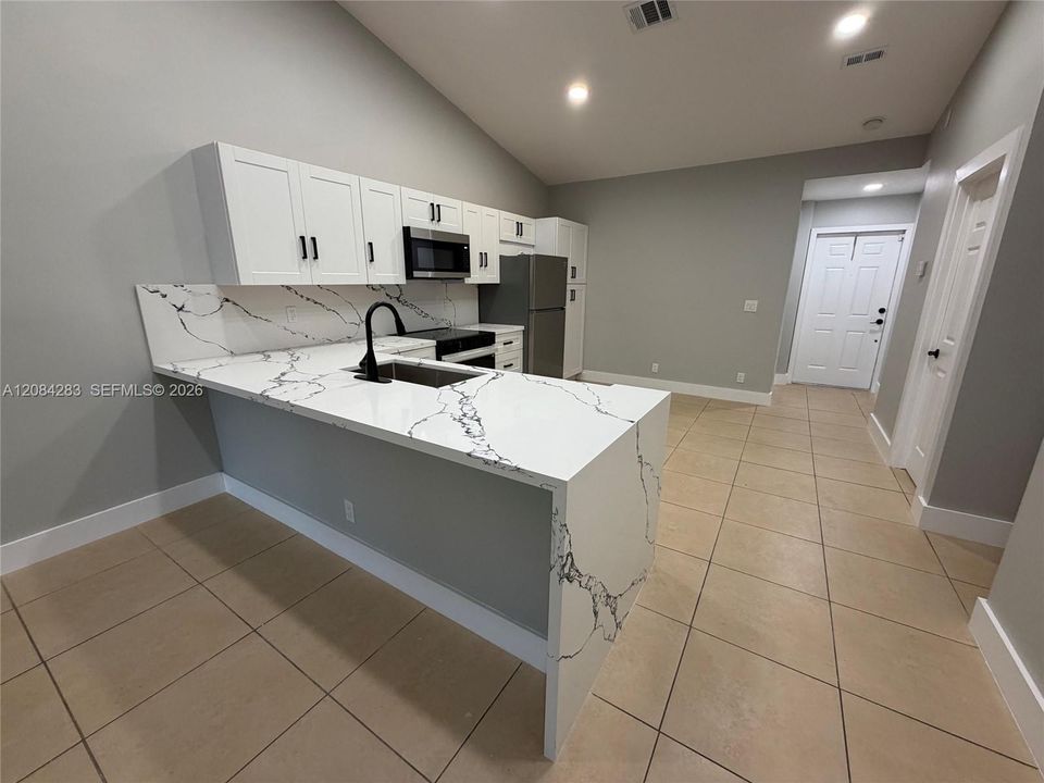 For Rent: $3,180 (3 beds, 2 baths, 1266 Square Feet)
