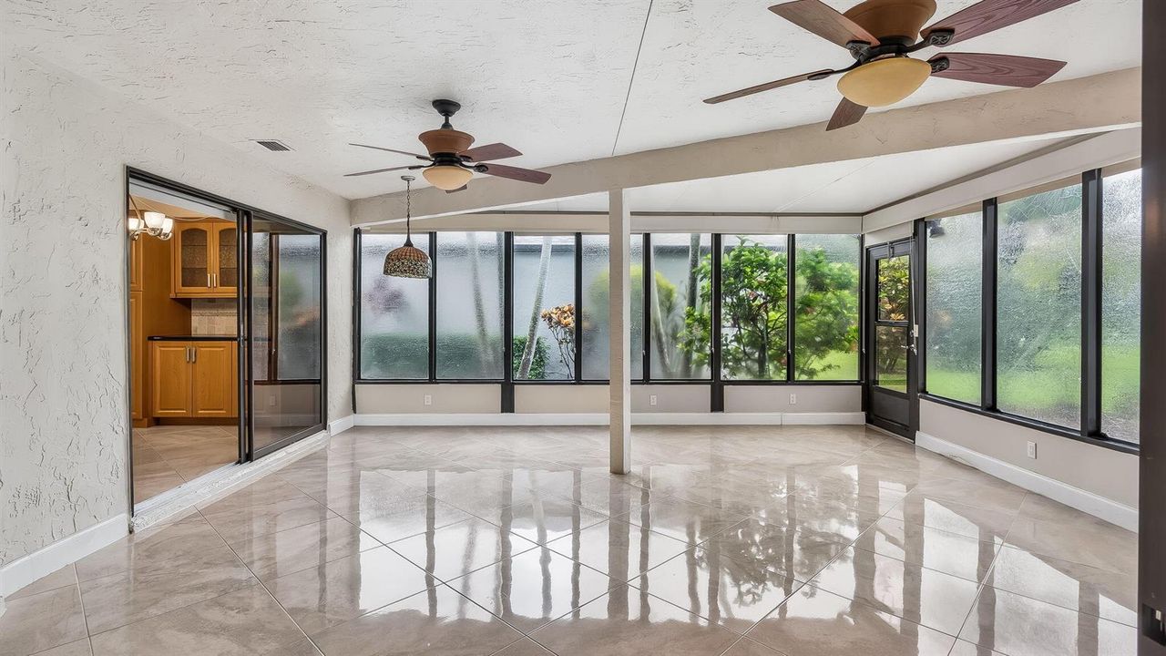 Sunroom (air conditioned)