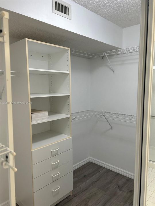 На продажу: $235,000 (2 спален, 2 ванн, 1410 Квадратных фут)