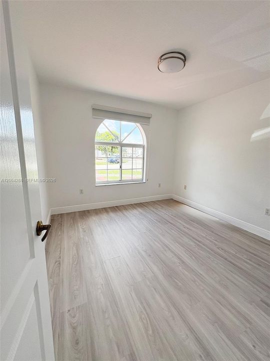 En Venta: $545,000 (3 camas, 2 baños, 1422 Pies cuadrados)
