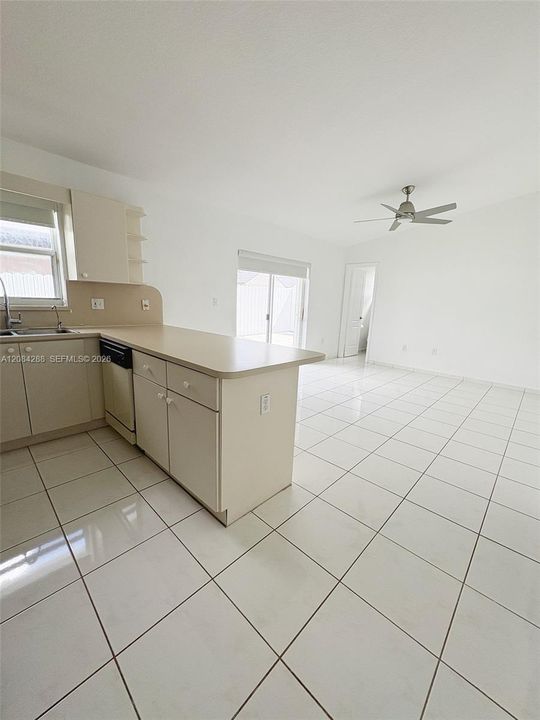 En Venta: $545,000 (3 camas, 2 baños, 1422 Pies cuadrados)