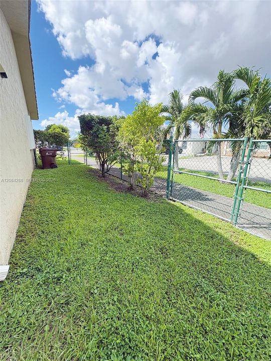 En Venta: $545,000 (3 camas, 2 baños, 1422 Pies cuadrados)