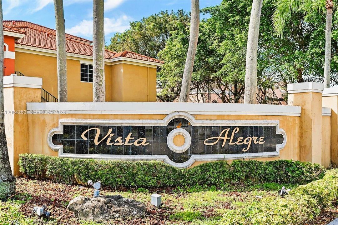 For Sale: $350,000 (3 beds, 2 baths, 1130 Square Feet)