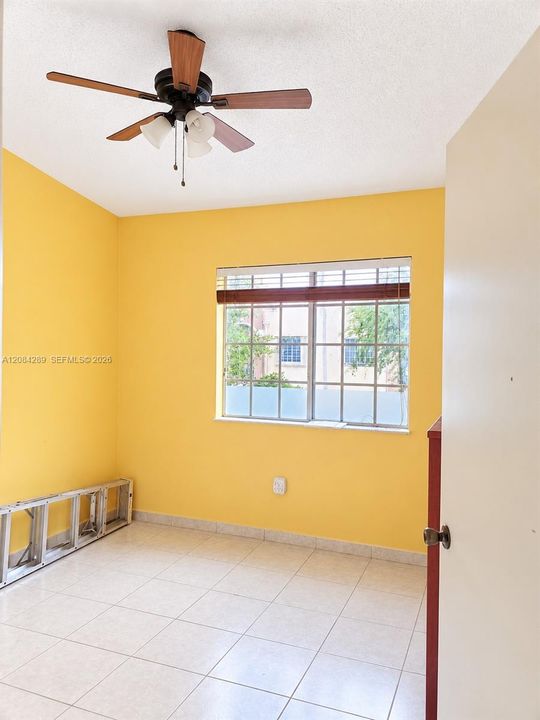 For Sale: $350,000 (3 beds, 2 baths, 1130 Square Feet)