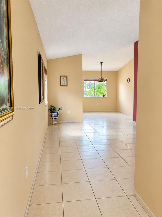 For Sale: $350,000 (3 beds, 2 baths, 1130 Square Feet)