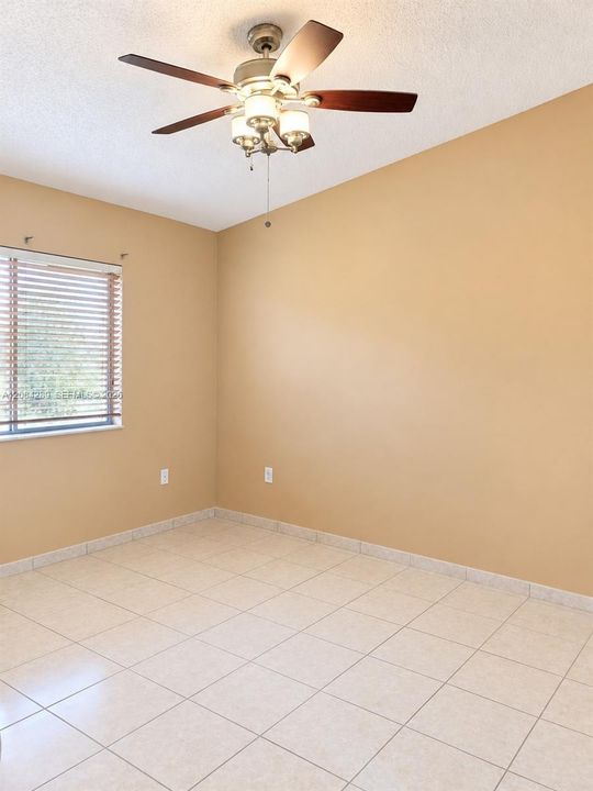 For Sale: $350,000 (3 beds, 2 baths, 1130 Square Feet)