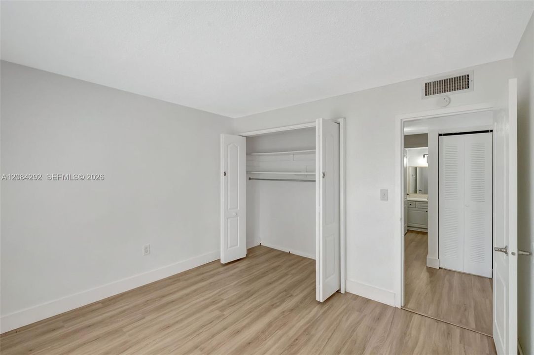 For Rent: $2,350 (2 beds, 2 baths, 1061 Square Feet)
