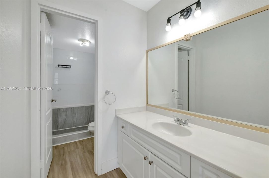 For Rent: $2,350 (2 beds, 2 baths, 1061 Square Feet)
