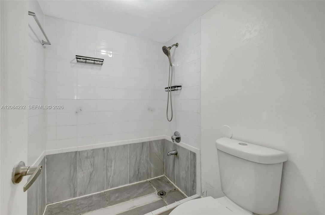 For Rent: $2,350 (2 beds, 2 baths, 1061 Square Feet)