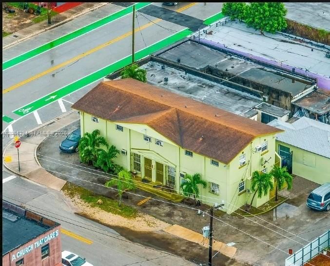 For Rent: $2,100 (2 beds, 1 baths, 2920 Square Feet)