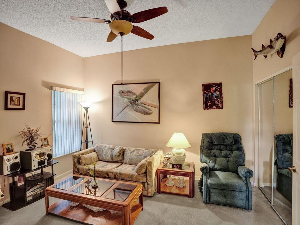 Den/Bedroom