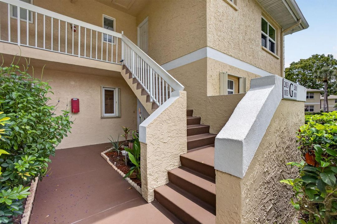 Exterior Photo #5