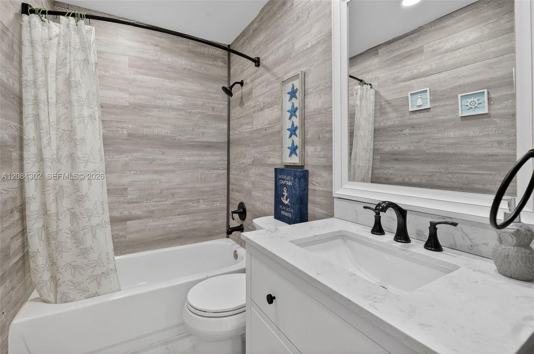 En Venta: $599,900 (3 camas, 3 baños, 1425 Pies cuadrados)