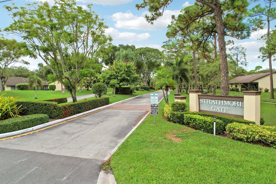 Entrance gate