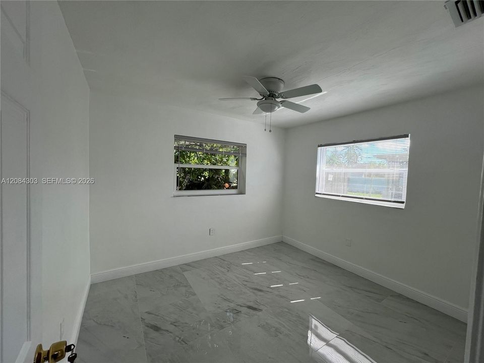For Rent: $3,000 (3 beds, 2 baths, 1400 Square Feet)