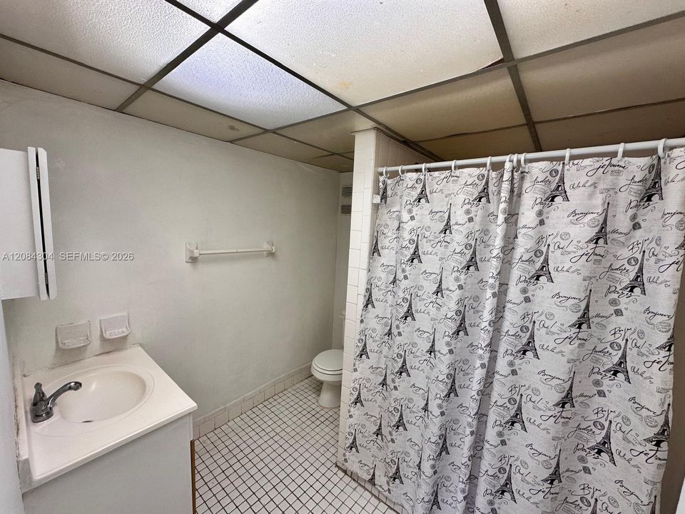 For Rent: $2,100 (2 beds, 2 baths, 960 Square Feet)