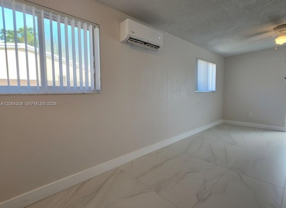For Rent: $1,350 (0 beds, 1 baths, 1266 Square Feet)
