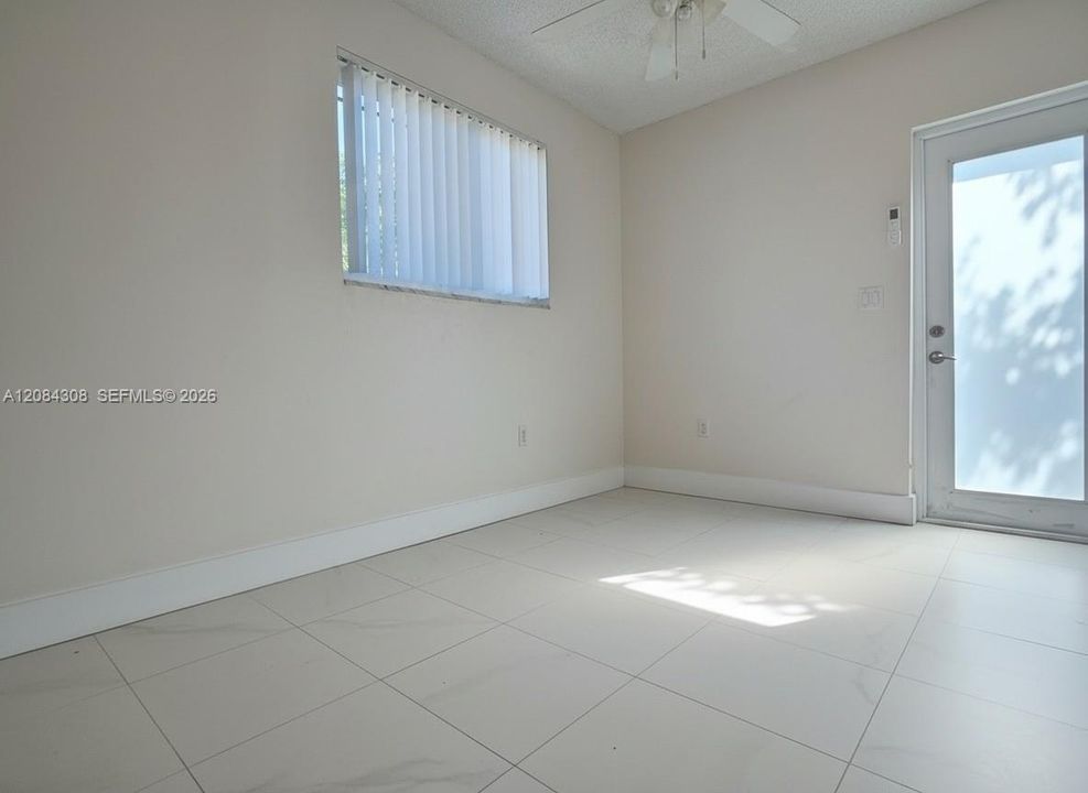 For Rent: $1,350 (0 beds, 1 baths, 1266 Square Feet)