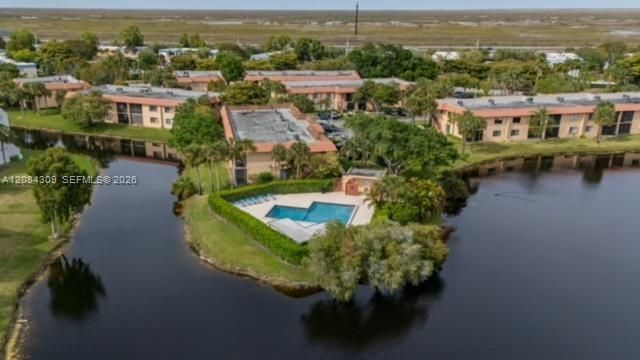 На продажу: $246,000 (2 спален, 2 ванн, 1231 Квадратных фут)