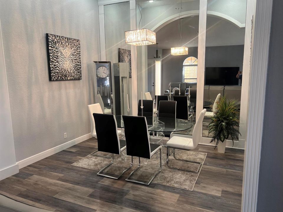 DINNING ROOM
