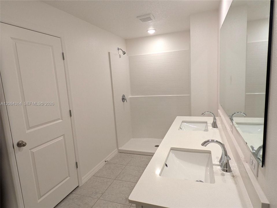For Rent: $2,200 (4 beds, 2 baths, 0 Square Feet)
