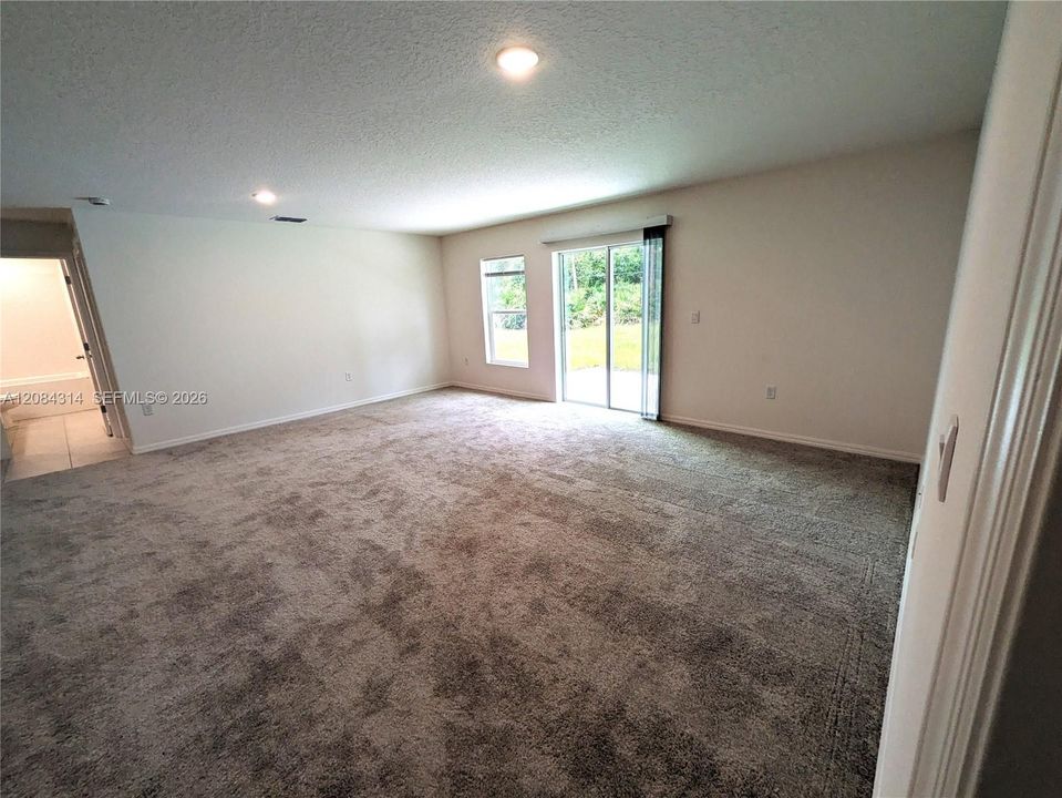 For Rent: $2,200 (4 beds, 2 baths, 0 Square Feet)