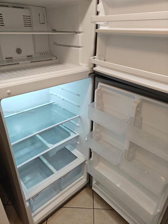 For Rent: $1,900 (2 beds, 2 baths, 768 Square Feet)