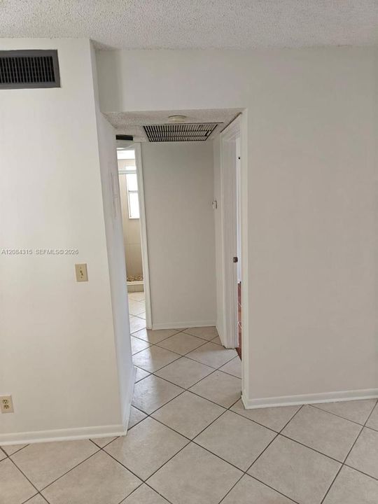 For Rent: $1,900 (2 beds, 2 baths, 768 Square Feet)