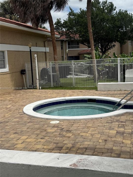 For Rent: $1,900 (2 beds, 2 baths, 768 Square Feet)