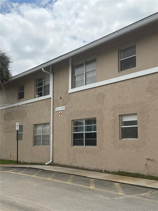 For Rent: $1,900 (2 beds, 2 baths, 768 Square Feet)